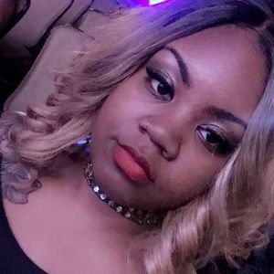 Meet your Posher, Dominique